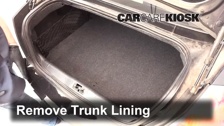 2009 Saturn Aura XR 3.6L V6 Levantar auto Usar el gato para levantar el auto